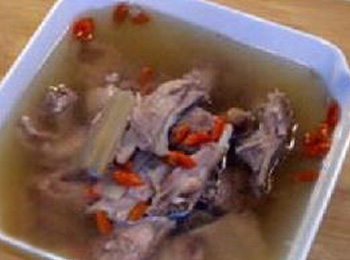 淮杞炖水鱼汤